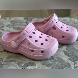 Toddler Croc Knockoffs
